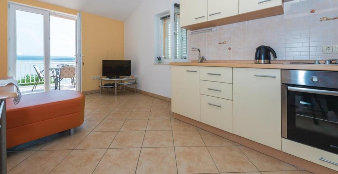 Apartment Petra Raslina Bagian luar foto