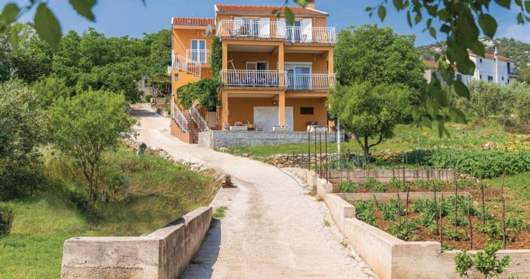 Apartment Petra Raslina Bagian luar foto